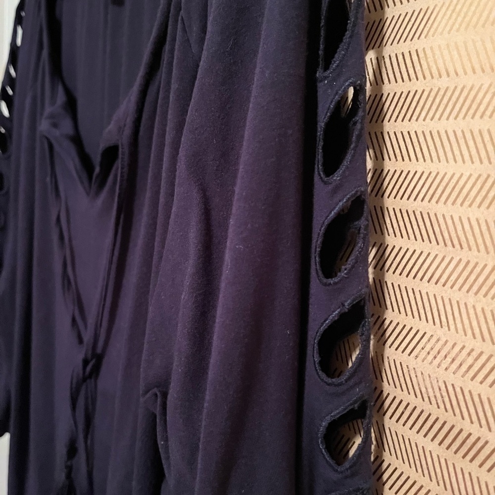 CARMEN~BLOUSE~CUTOUT SLEEVES DETAIL~LG - Picture 6 of 9